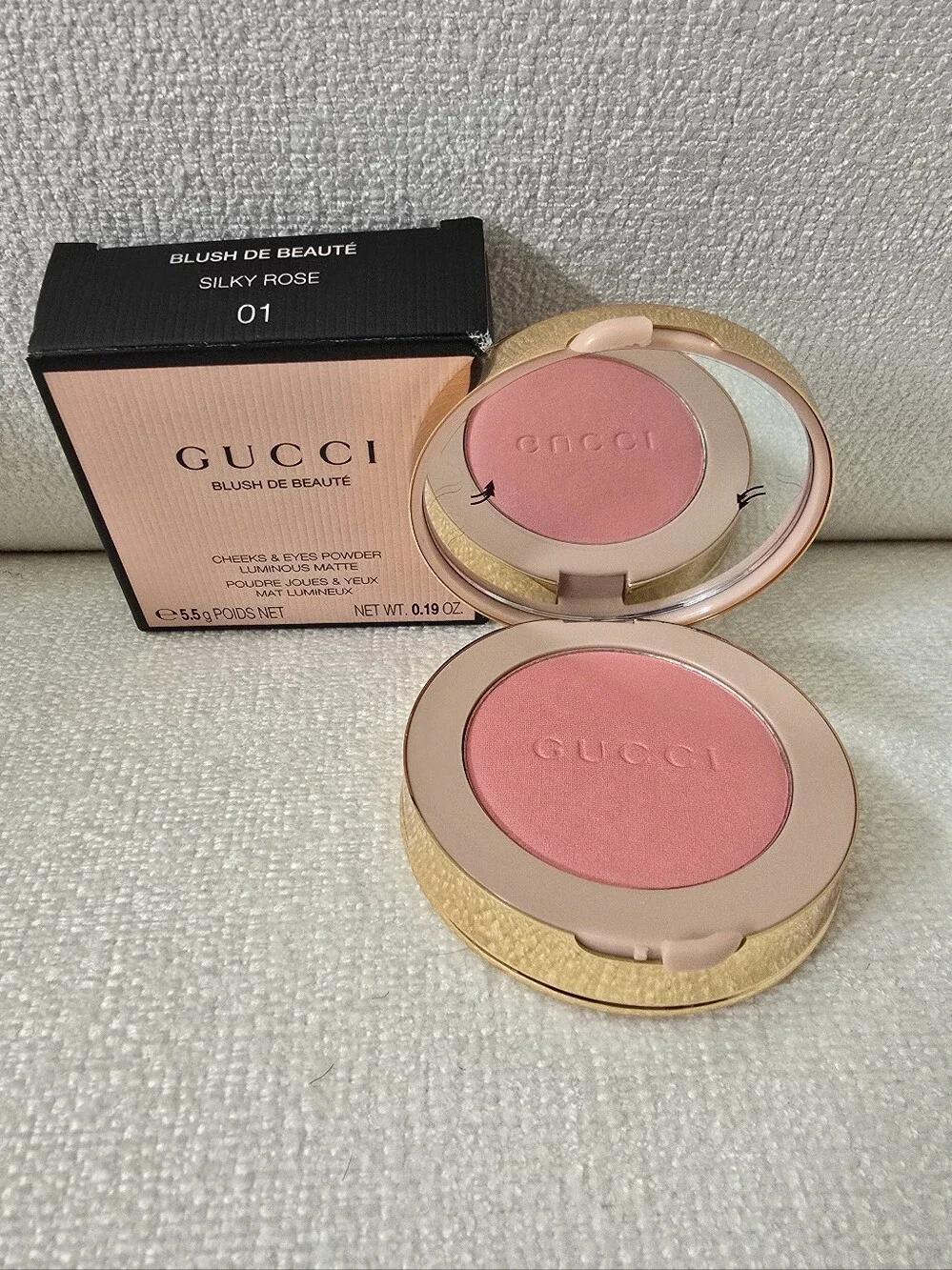NIB Gucci Silky Rose Blush de Beauté 01 Silky Rose